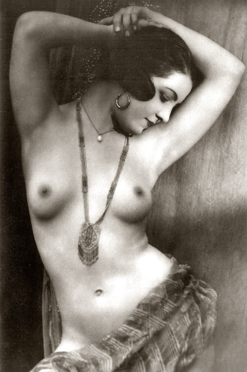 Голые француженки ретро