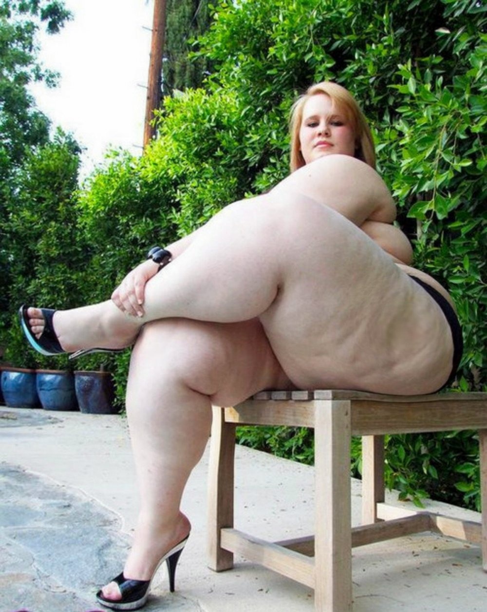 Голые толстые женщины в чулках