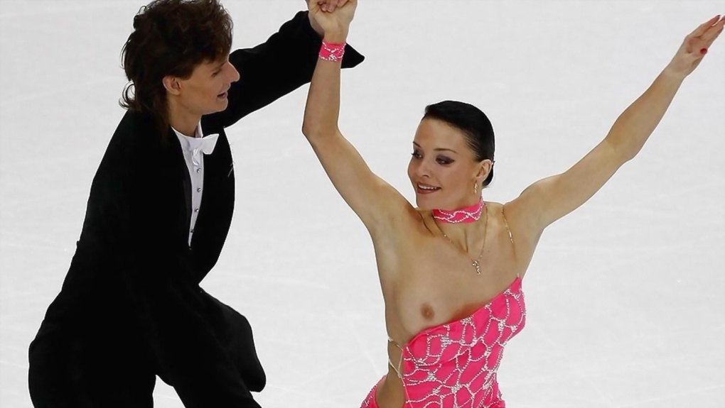 Девушки голышом на льду