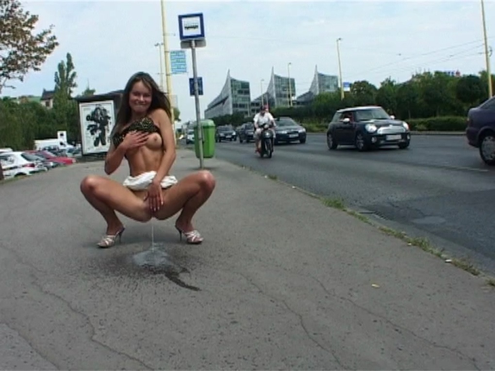 Писсинг в людном месте