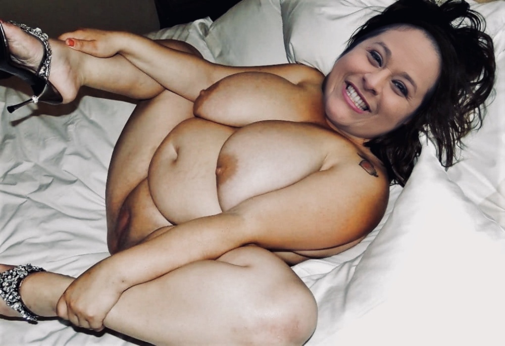 Красивые голые толстушки