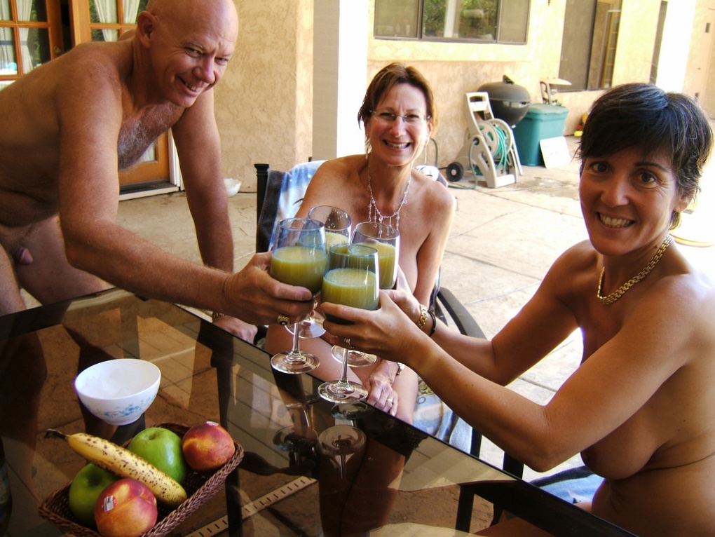 Натуристские семьи в быту