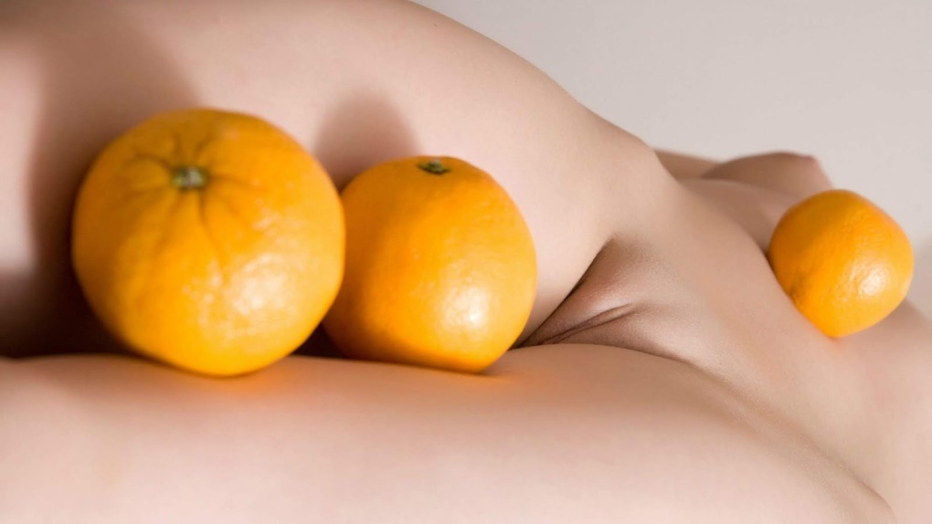 Женская грудь апельсин
