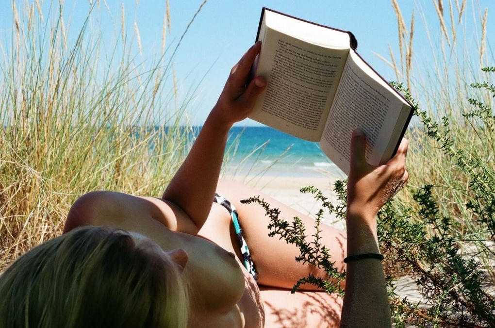 Боттомлесс-сцена из французского фильма