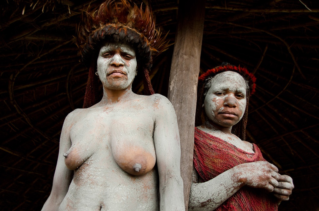 Остров Папуа голые женщины