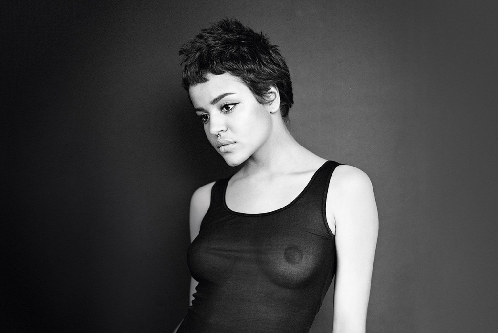 Сюзанна Мальбек сиськи