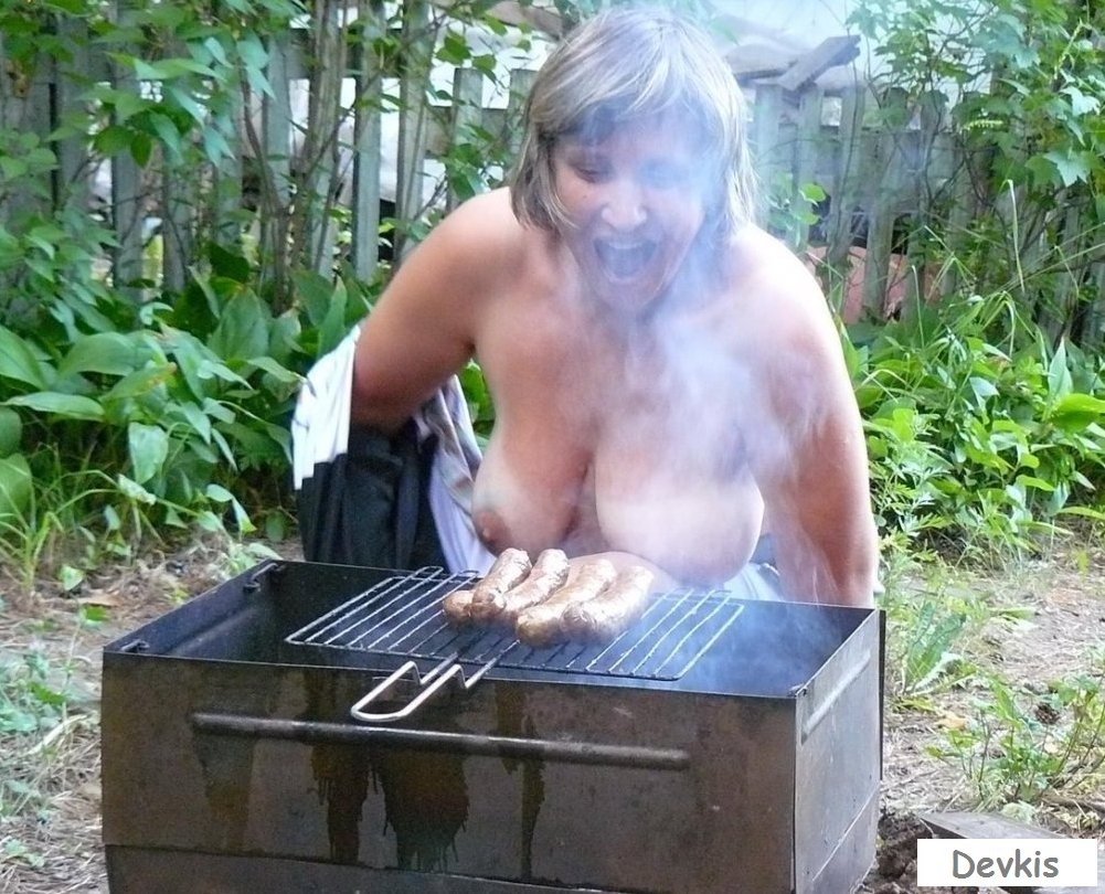 Девки загорают на природе