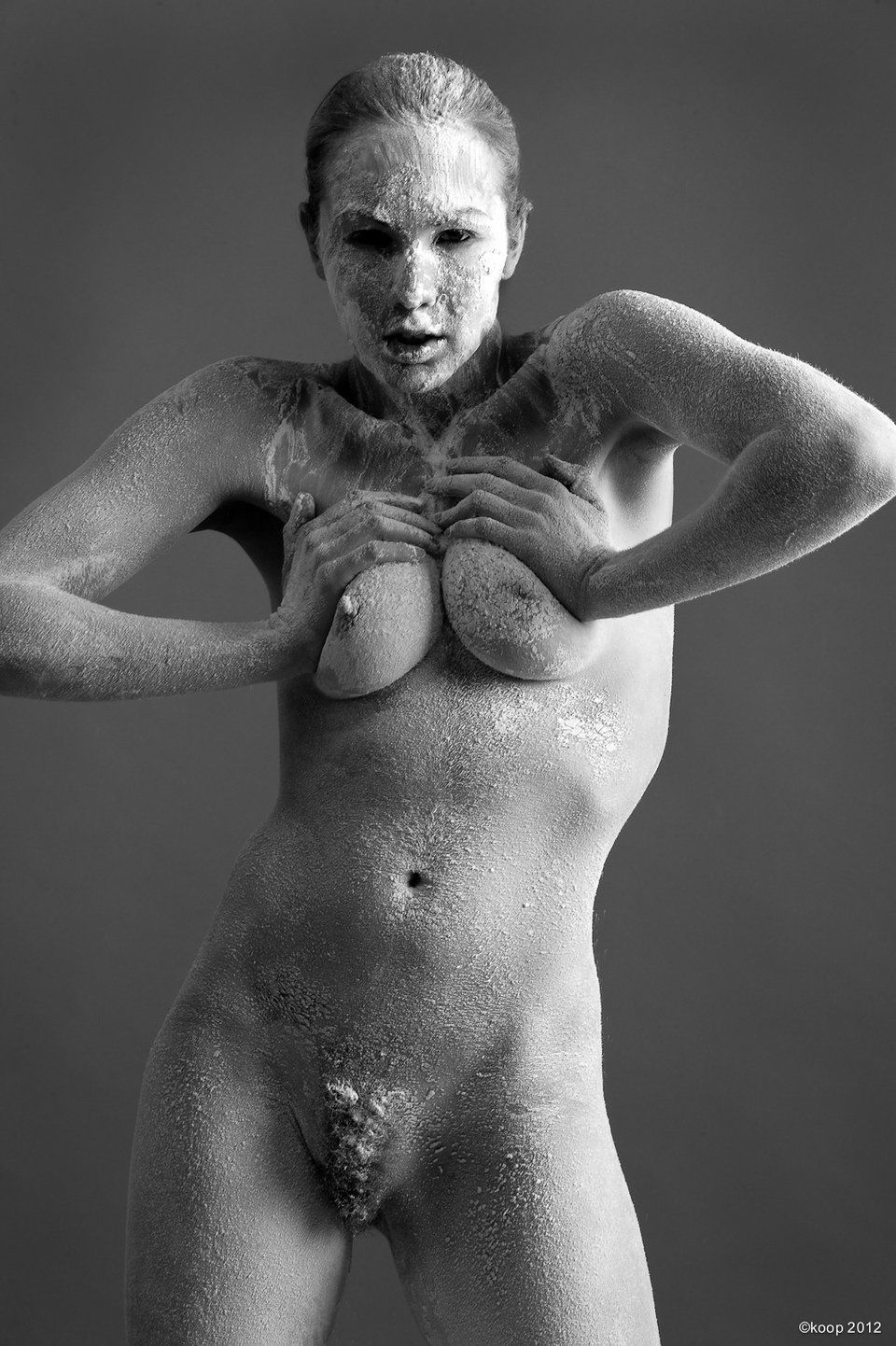 Очень странные голые женщины