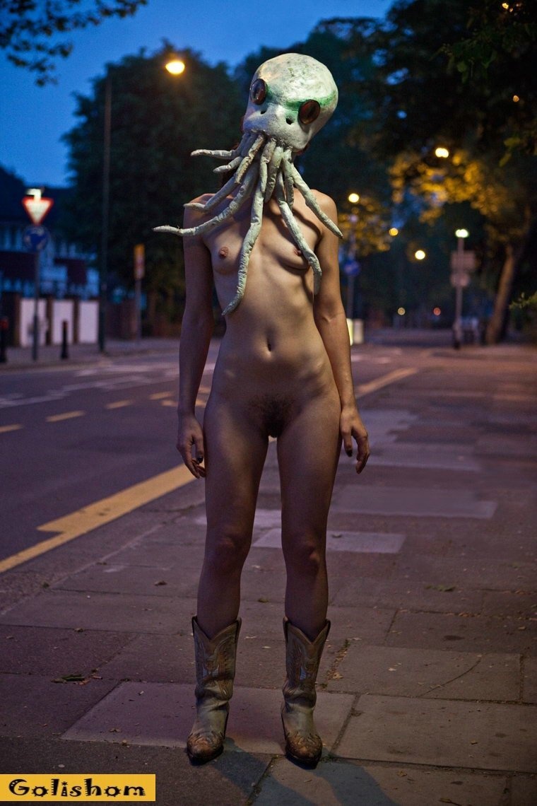 Сильви Делюкс волосатая