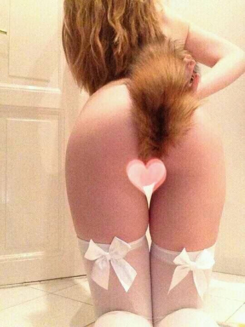 Девушка с хвостом в анусе (72 фото)