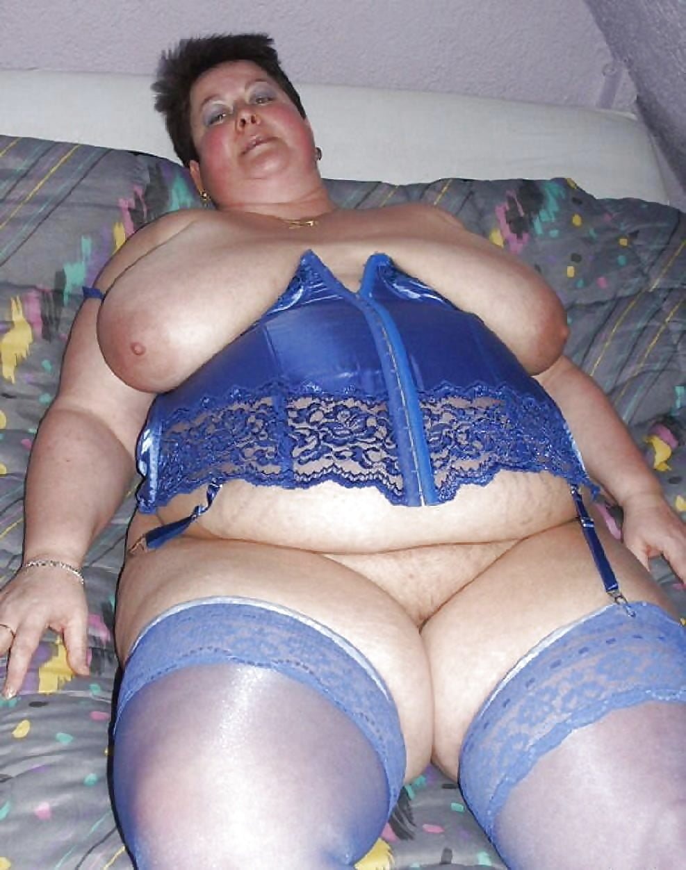 Домашние толстушки в трусах