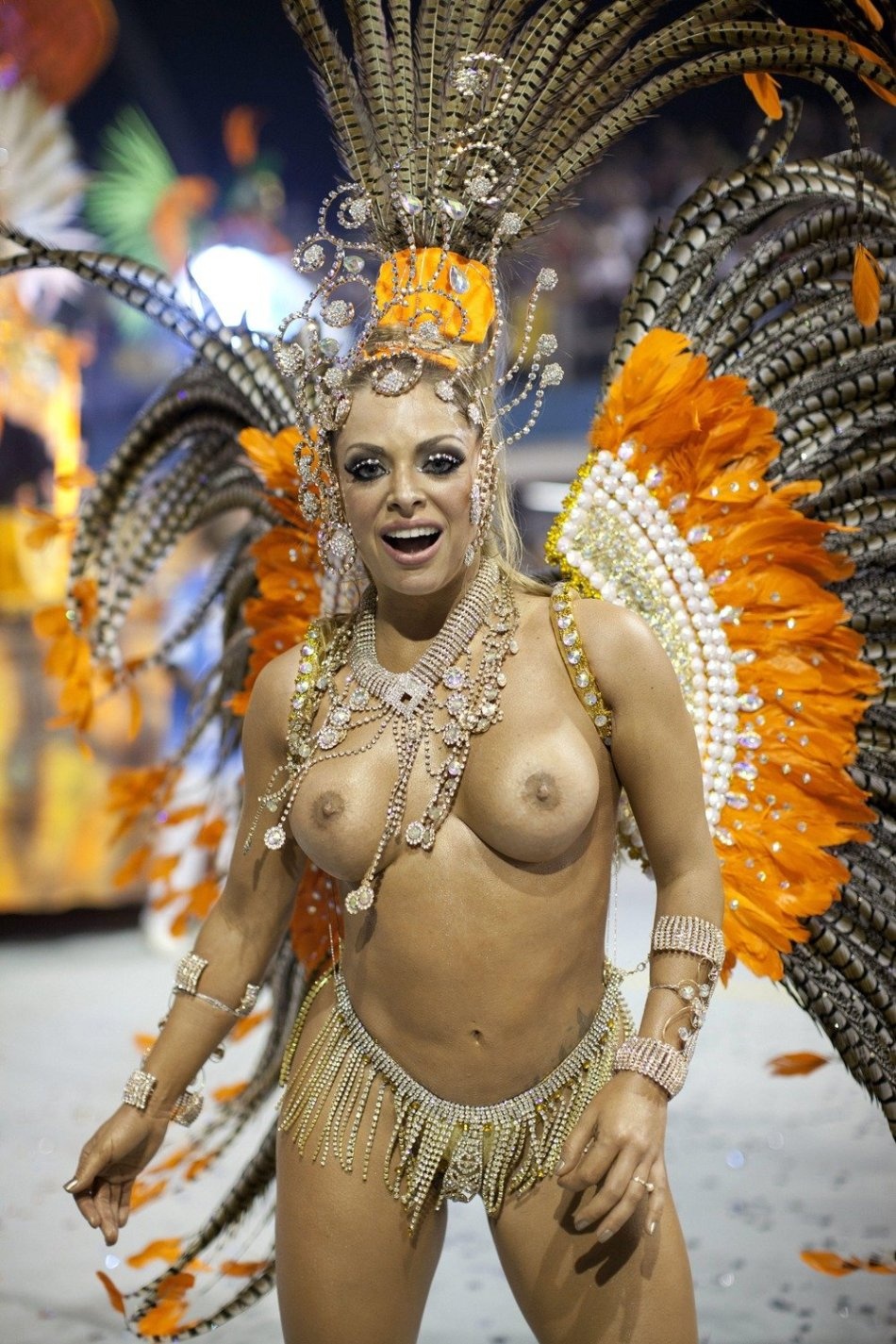 Голые бразильянки Brazilian Carnival 2020