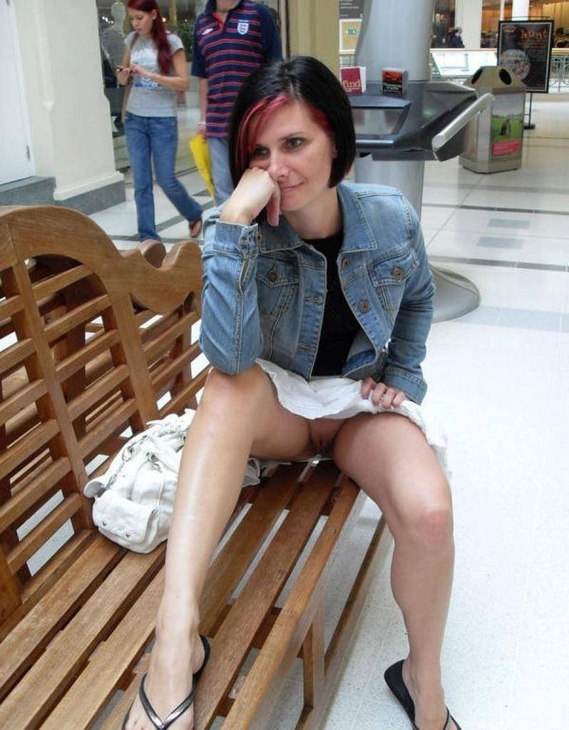 Подсмотрено без трусиков