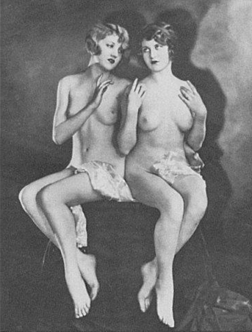 Трах с сиамскими близнецами