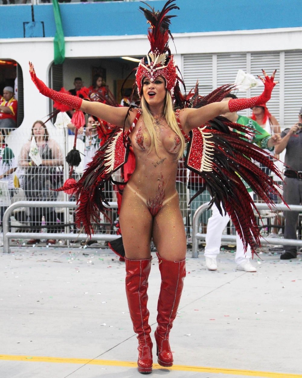 Голые бразильянки Brazilian Carnival 2020