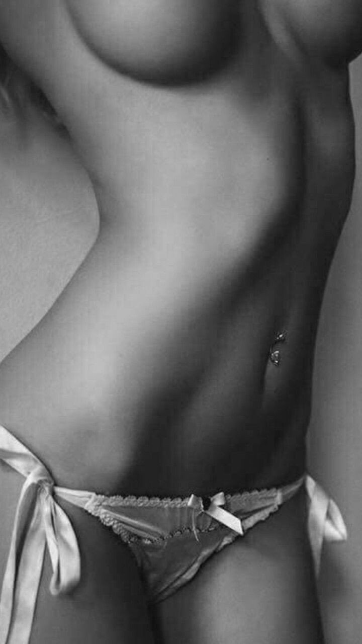 Большие сиськи плоский живот