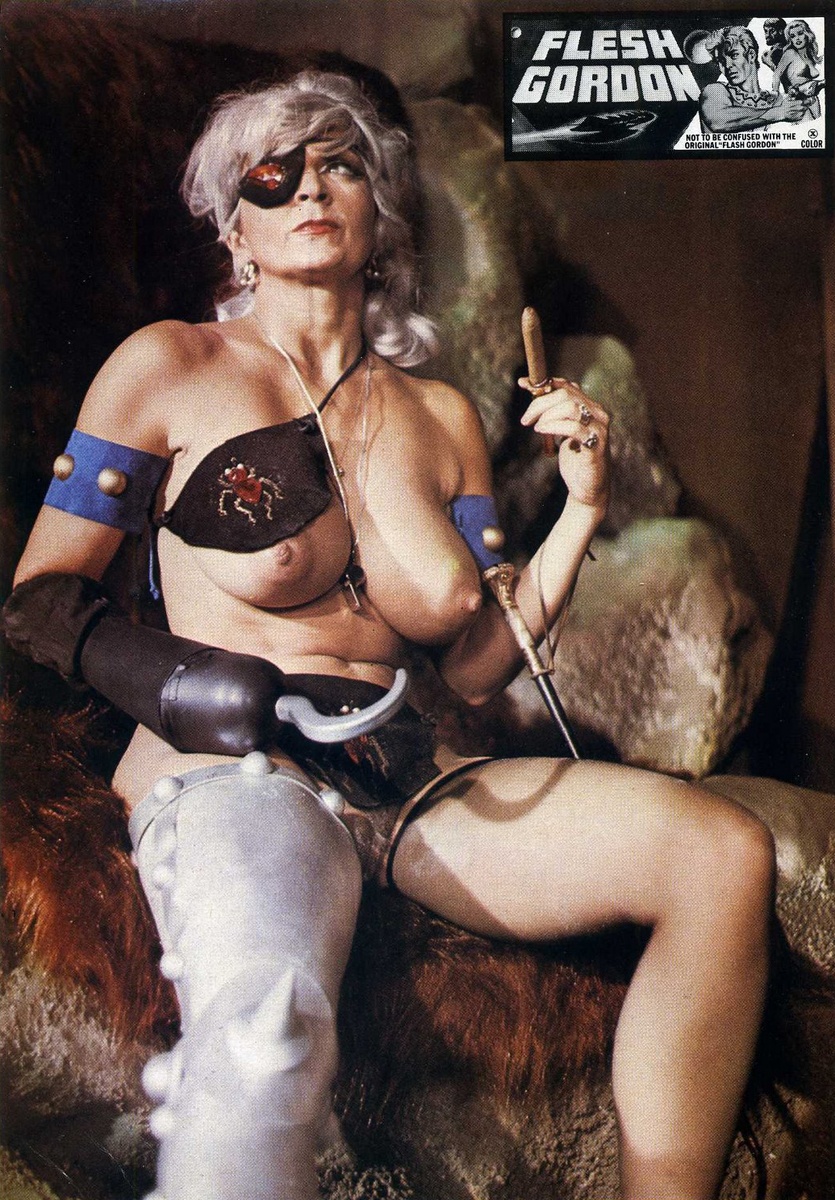 Санди самплес Джон Холмс