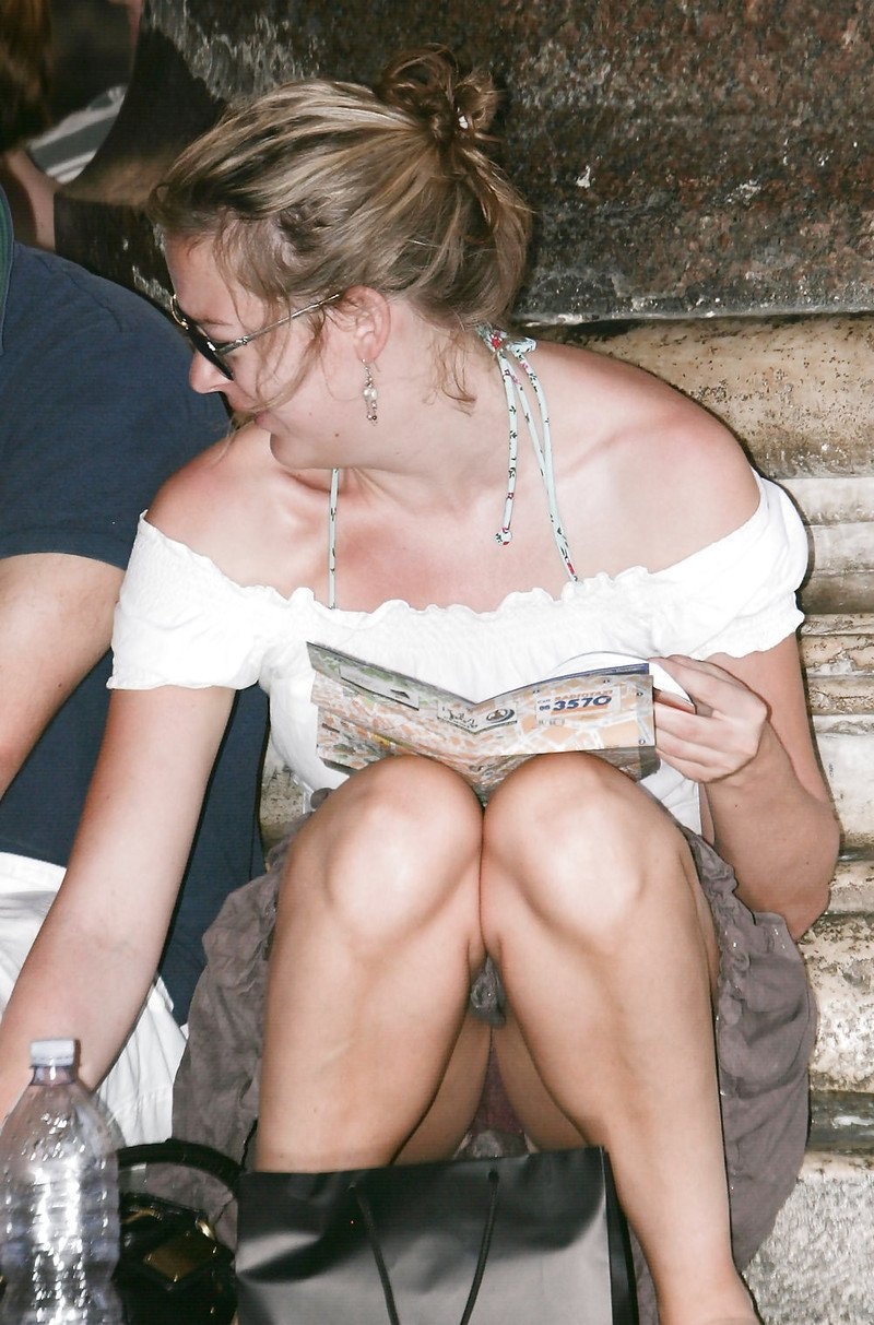 Шерон Стоун без трусов