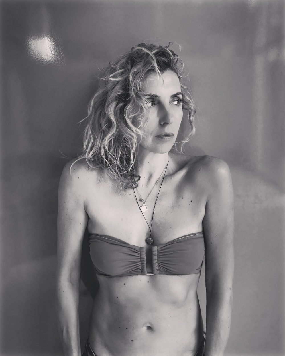 Простой черный фон