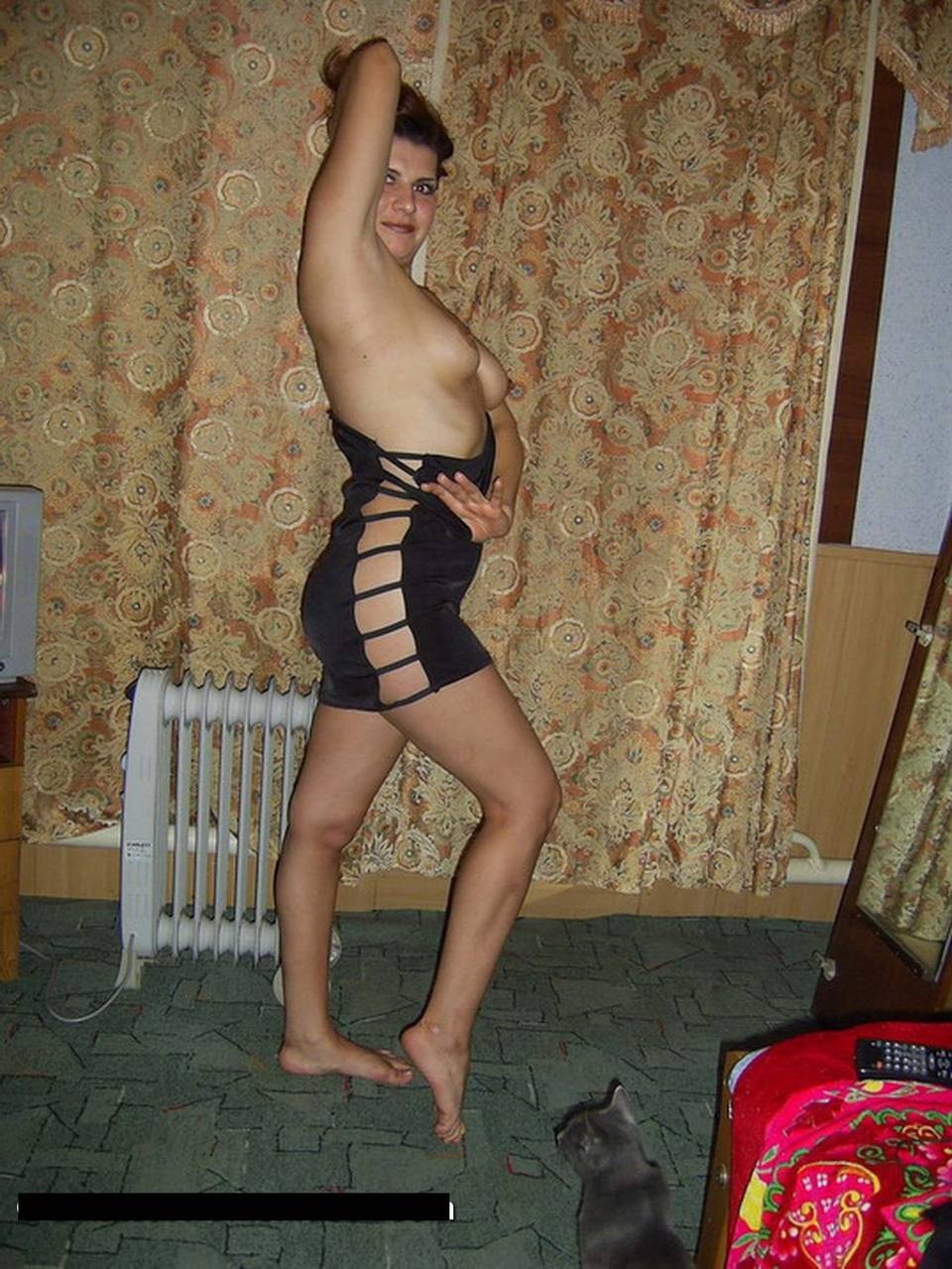 Женщина позирует частное