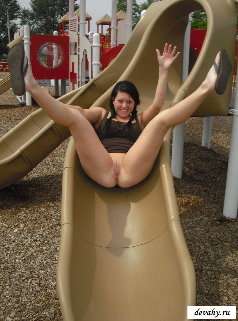 Голые женщины на аттракционах