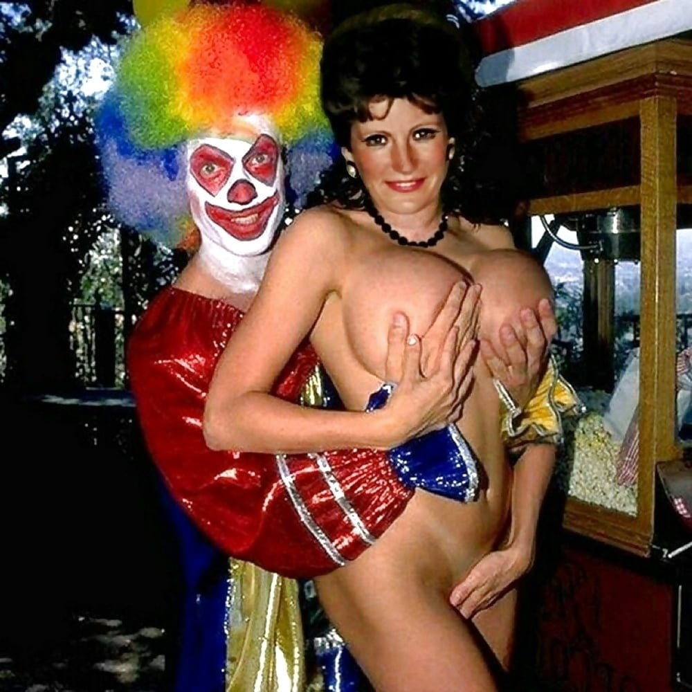 Голый клоун