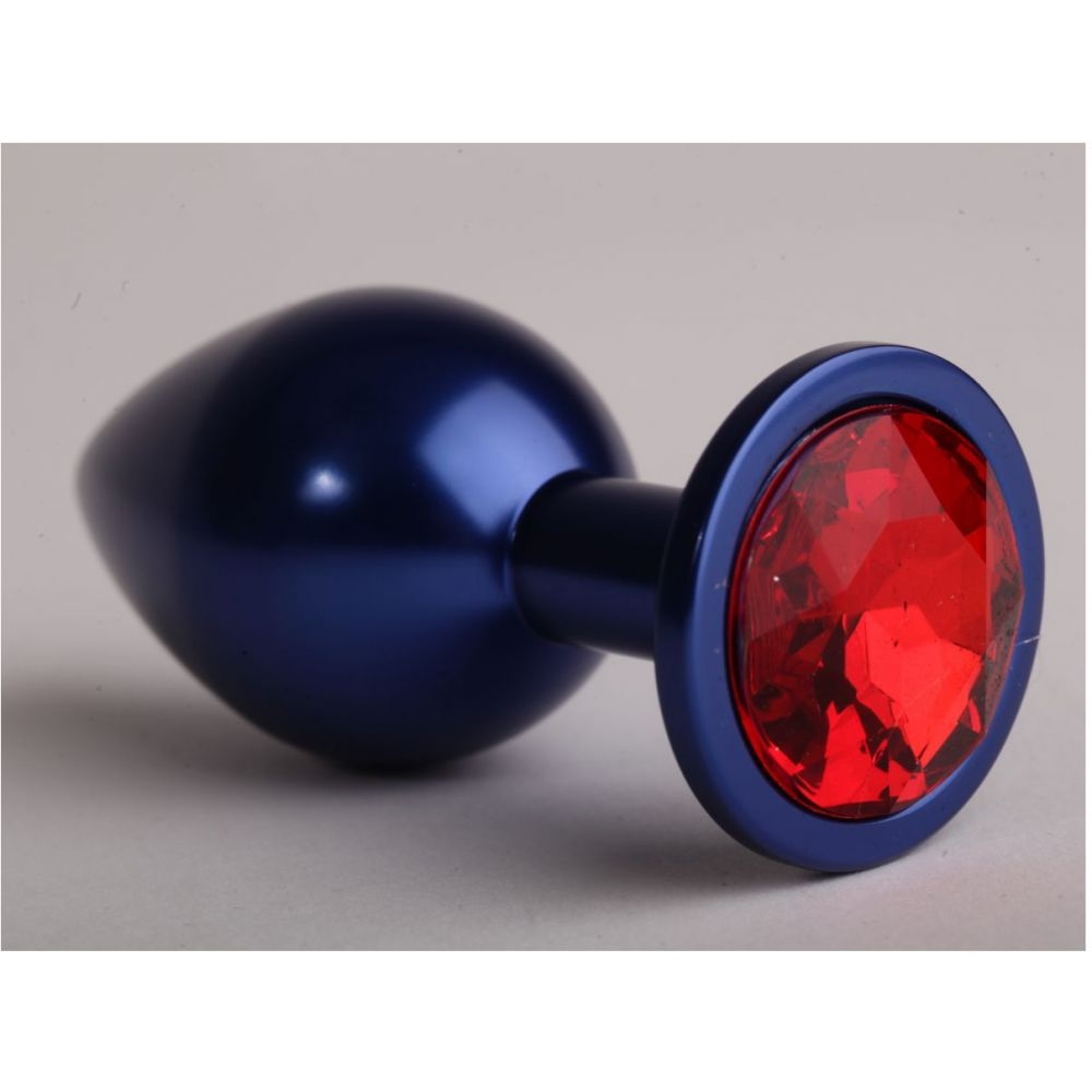 Девочка с анальной пробкой