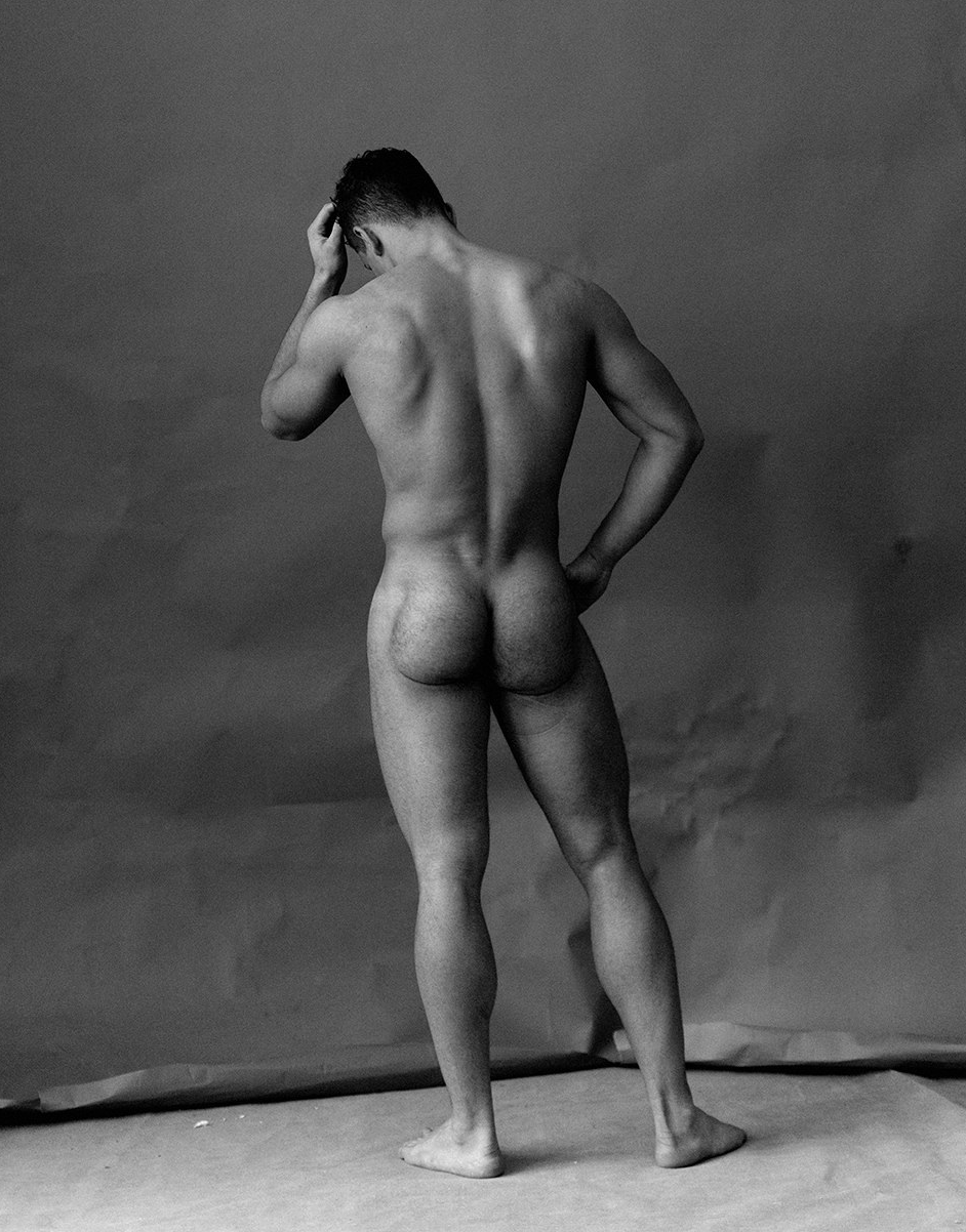 Красивое голое мужское тело