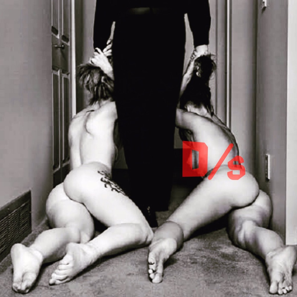 Хозяин и две рабыни бдсм