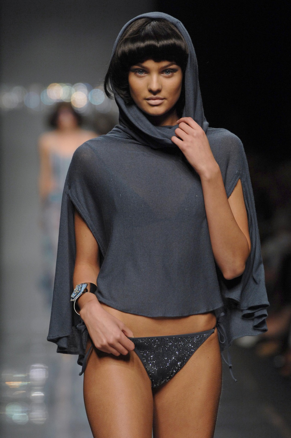 Лаис Рибейро на пляже