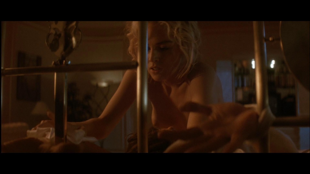 Голая Шерон Стоун в фильме основной инстинкт 2