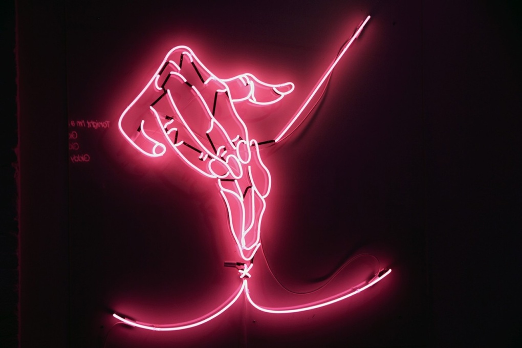 Неоновый член