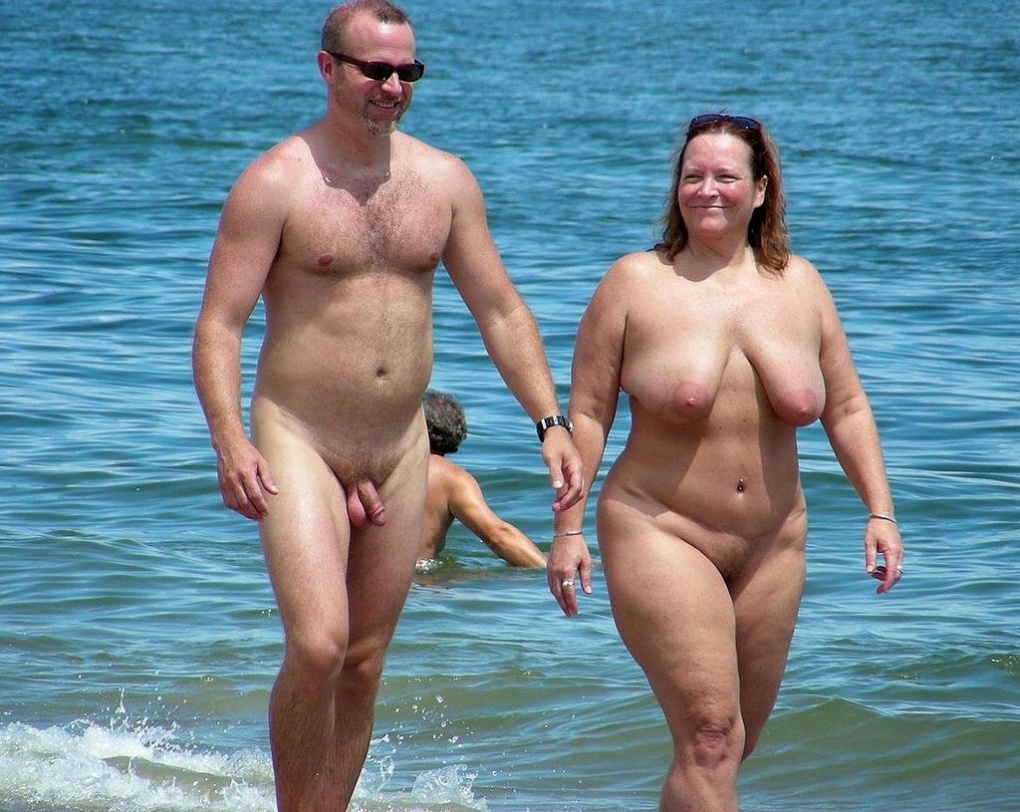 Голые толстые старухи на пляже