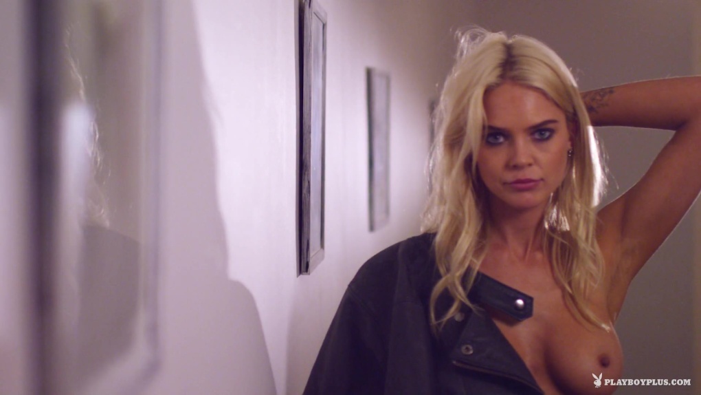 Рэйчел Харрис секси в краске