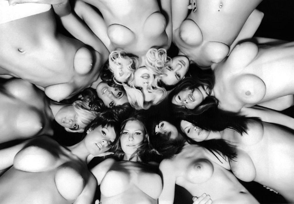 Подростки с большой натуральной грудью групповой стриптиз