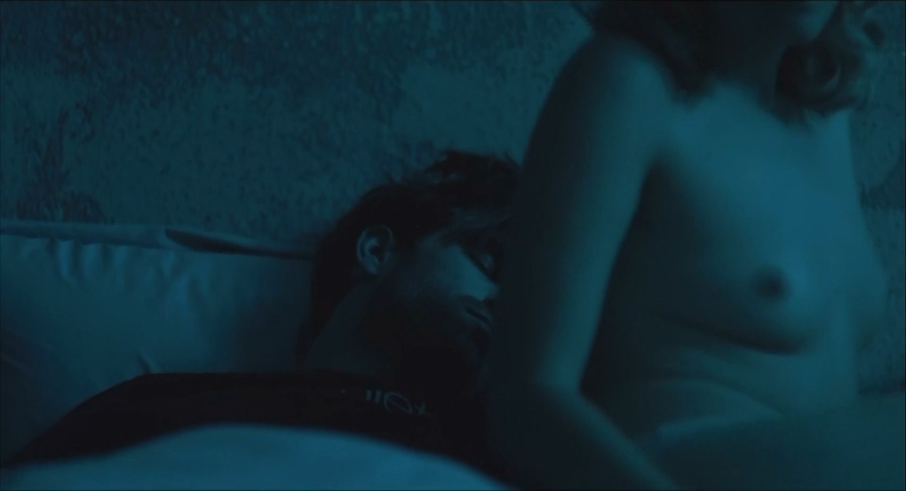 Даша Мельникова полностью голая