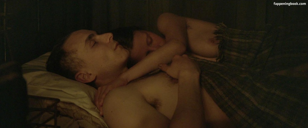 Дакота Джонсон Суспирия голая