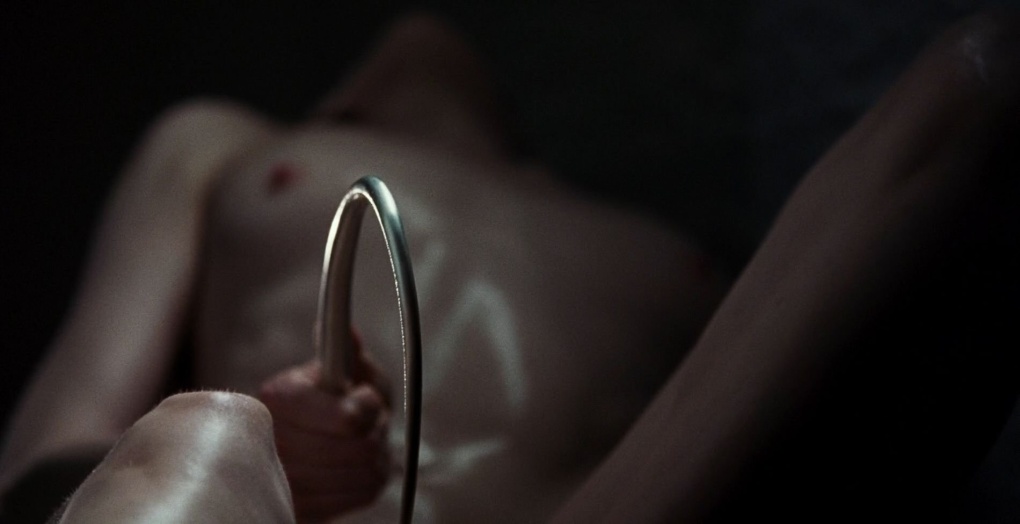 Голая певица Мия Бойка