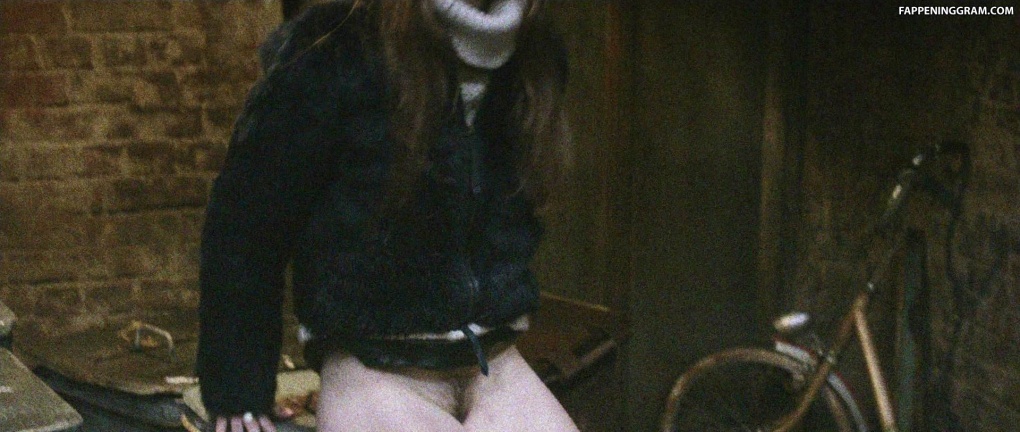 Актриса Стэйси Мартин xxx