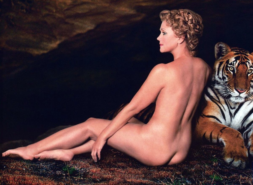 Актрисы Ирина Алферова ню