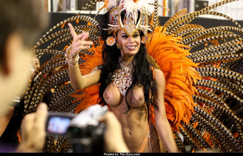 Голый бодиарт карнавал