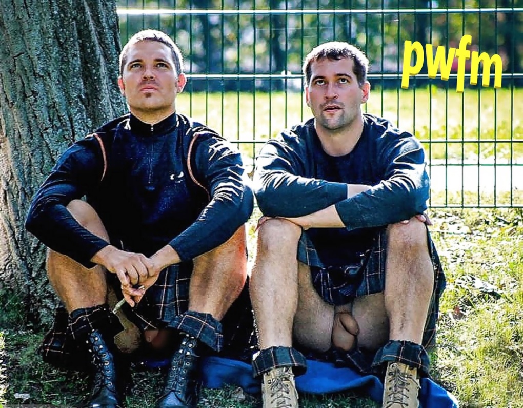 Мужские яйца без мошонки