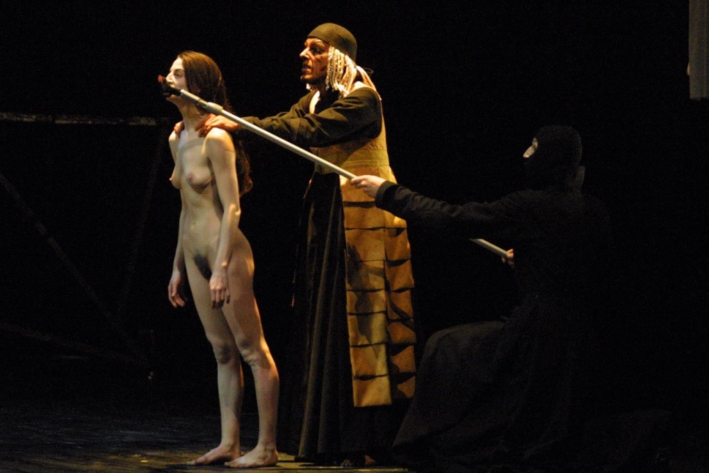 Голые актрисы в спектаклях