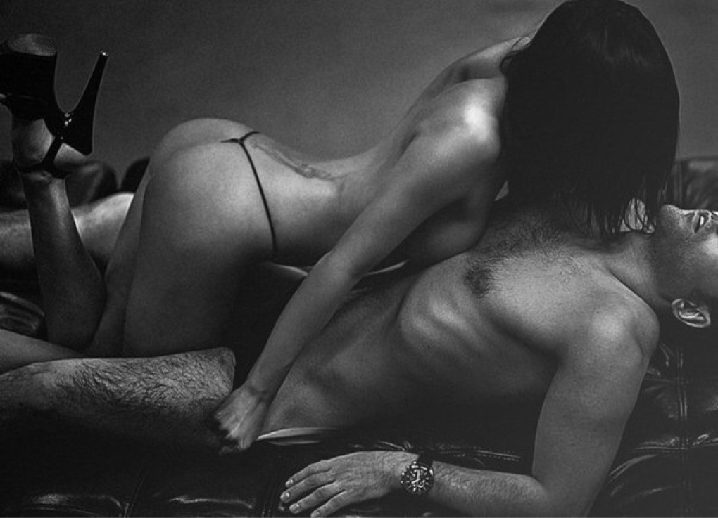 Черно белые эротические страстные рисунки