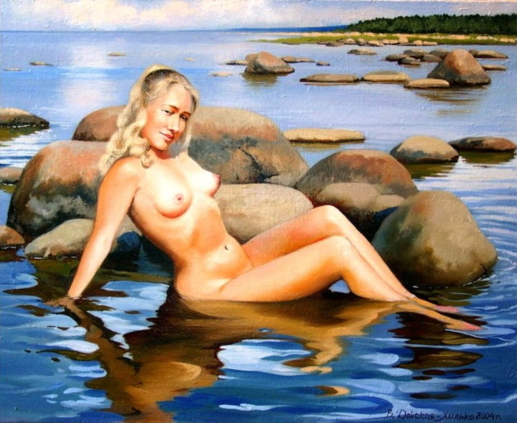 Девушки купаются голышом