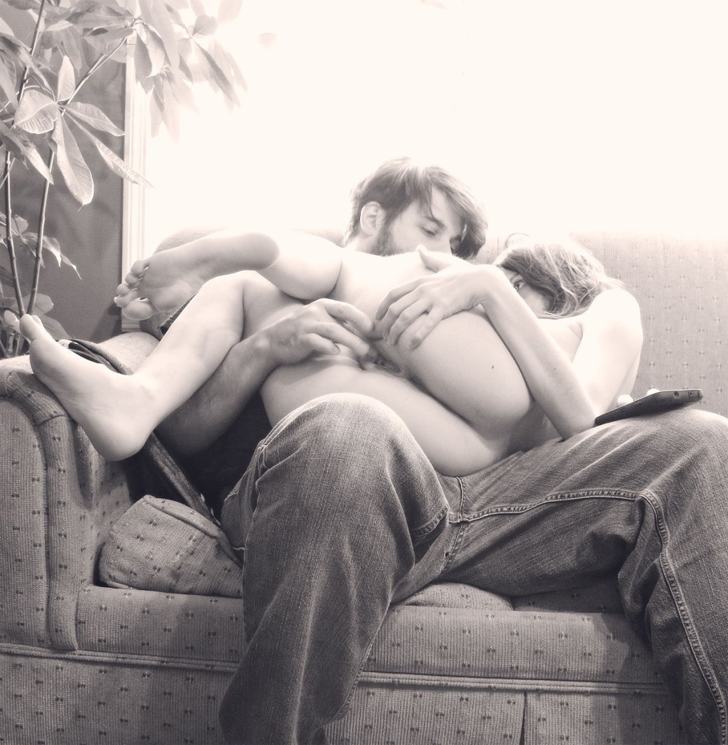 Любимая с любовником, ню