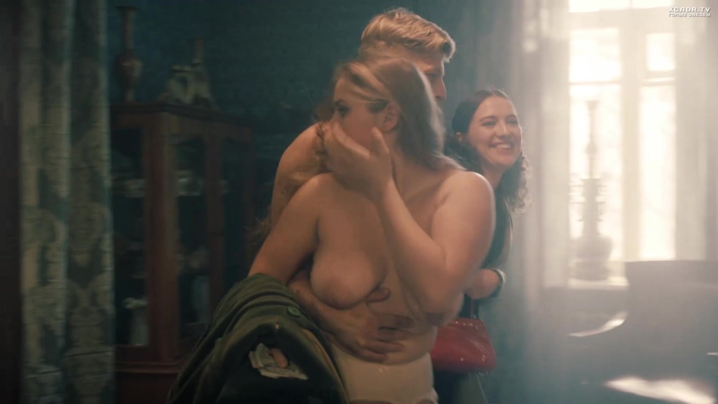 За час до рассвета эротические сцены