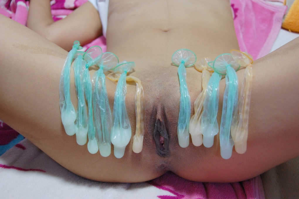 Голые женщины с презиками