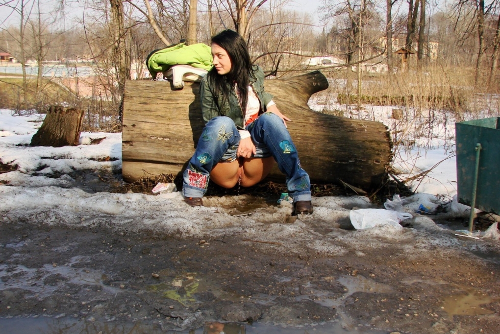 Девушки ссут на стройках