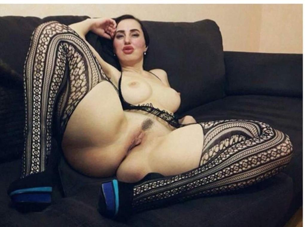 Голые женщины с большой талией